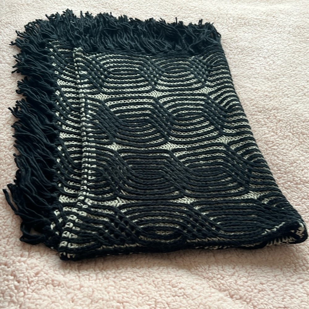 Women’s Boho Macrame Fringe Poncho NWT - (#0083)